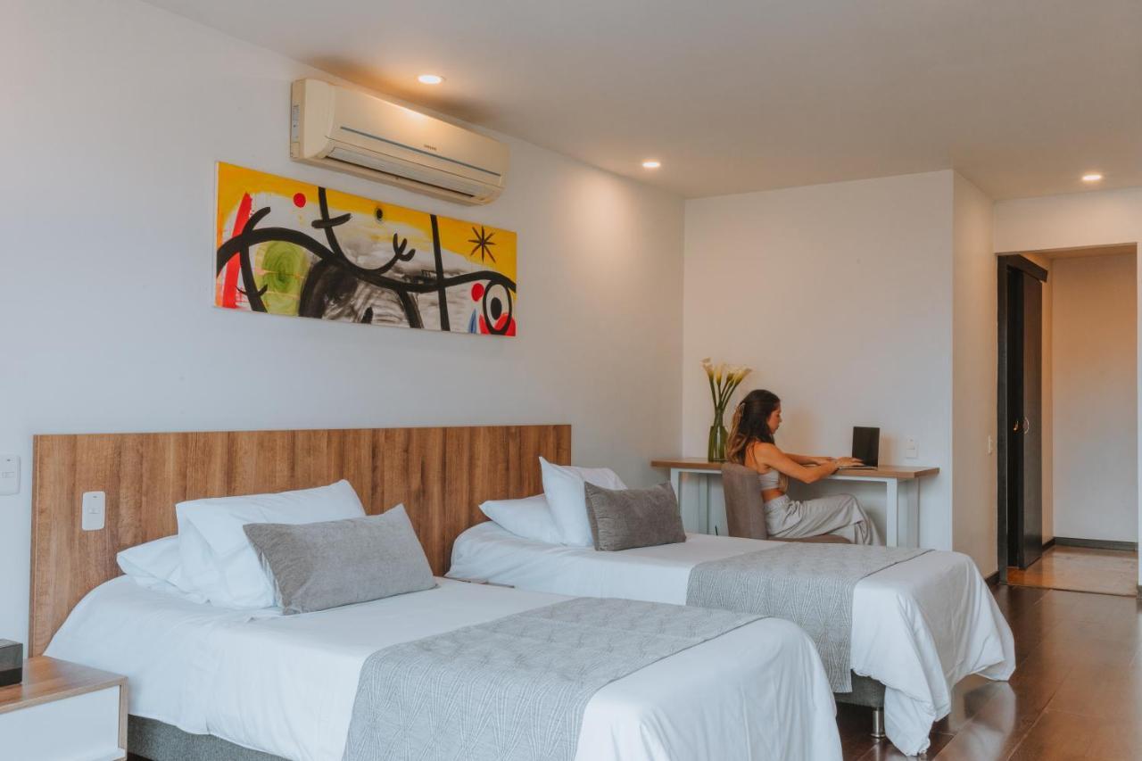 Travelers Orange Suites Medellin Ngoại thất bức ảnh